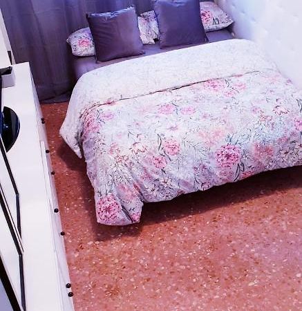 Habitacion Privada Valenza Esterno foto